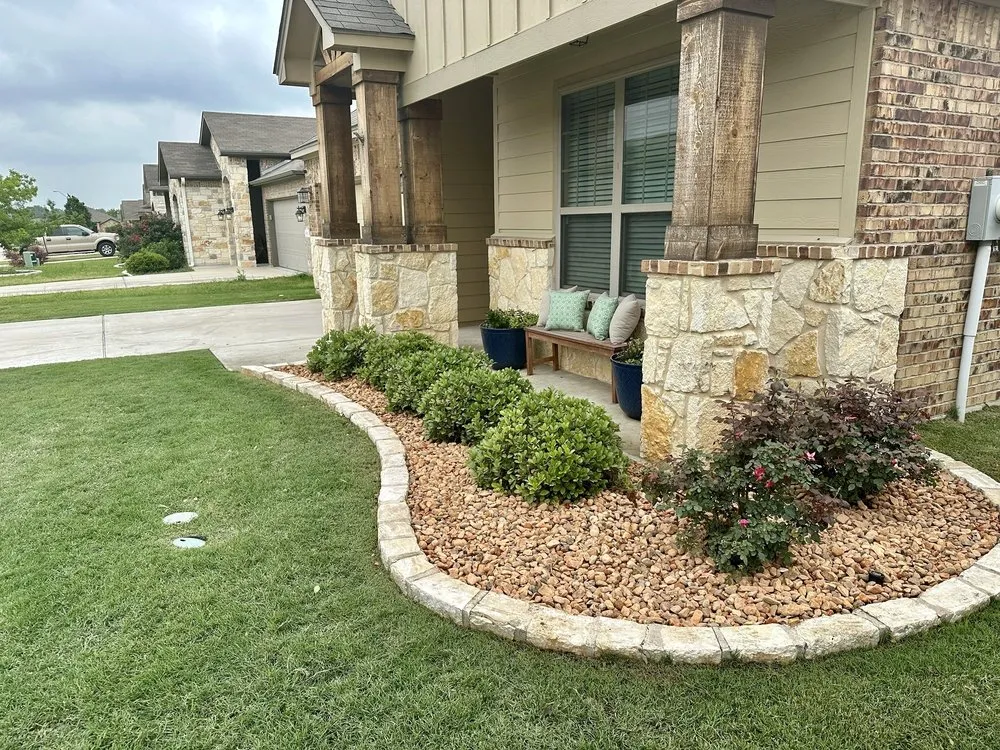 Top-rated garden landscaping for beautiful yards across Temple, TX - D&M Landscaping Kings