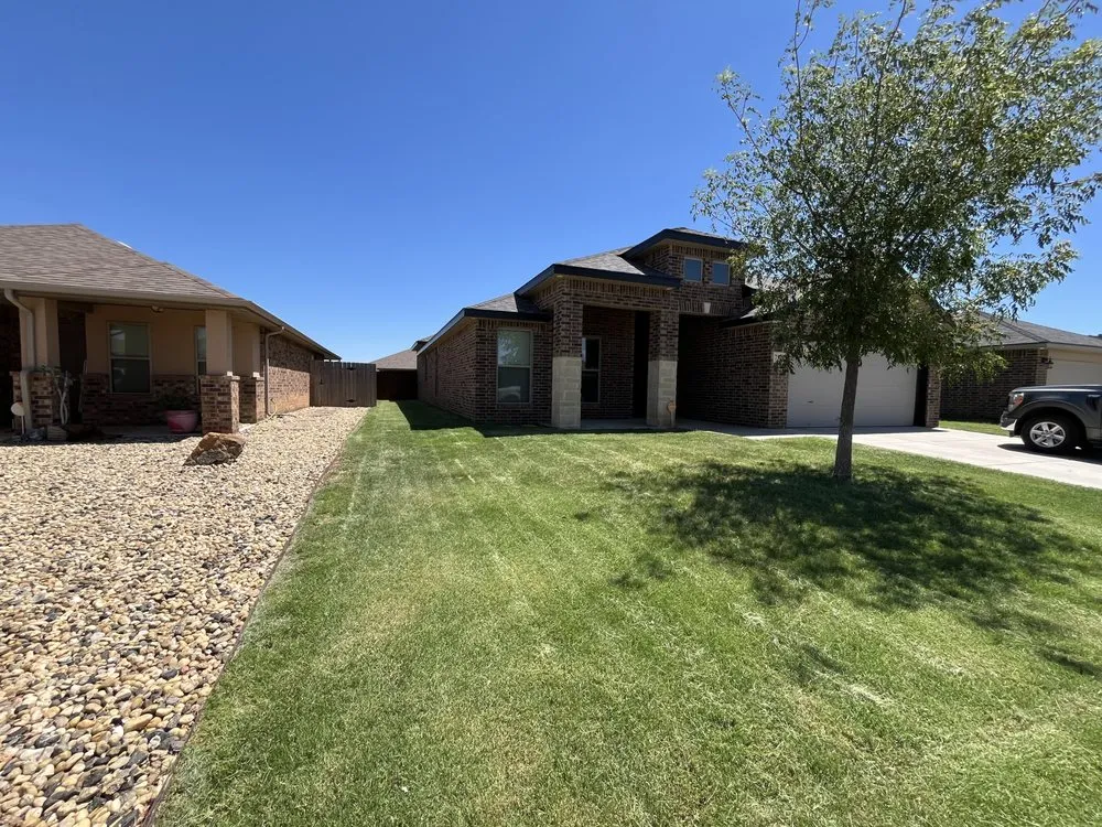 Top-rated lawn care service in Lubbock, TX - DM Lawns