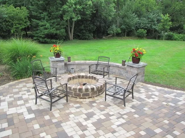 Expert residential landscaping in Burr Ridge, IL by DM Outdoor Living Spaces