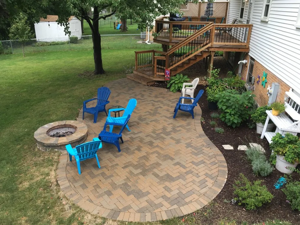 Professional lawn mowing service experts serving Burr Ridge, IL - DM Outdoor Living Spaces