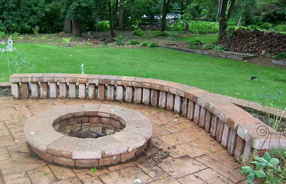 Expert lawn care service near you in Burr Ridge, IL by DM Outdoor Living Spaces