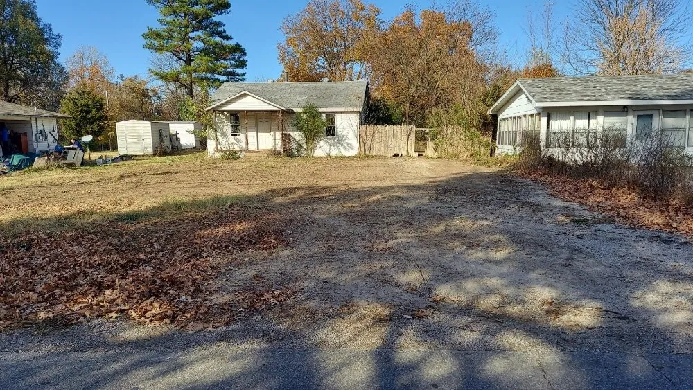 Professional landscaping services for outdoor upgrades across Poplar Bluff, MO - D&M Outdoor Service's