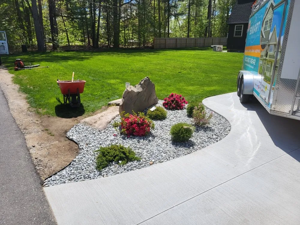 Top-rated yard maintenance in Hudson, NH - DMH Properties