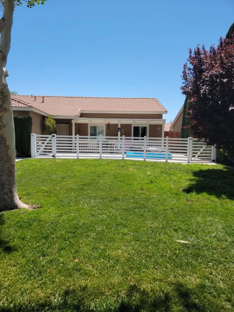 Reliable yard cleanup service in San Fernando Valley, CA by DMT Remodeling