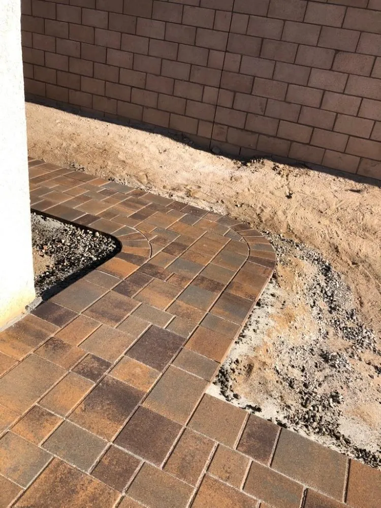 Local garden landscaping for year-round maintenance in San Fernando Valley, CA by DMT Remodeling