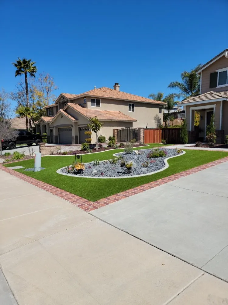 Reliable yard maintenance for year-round maintenance in San Fernando Valley, CA by DMT Remodeling