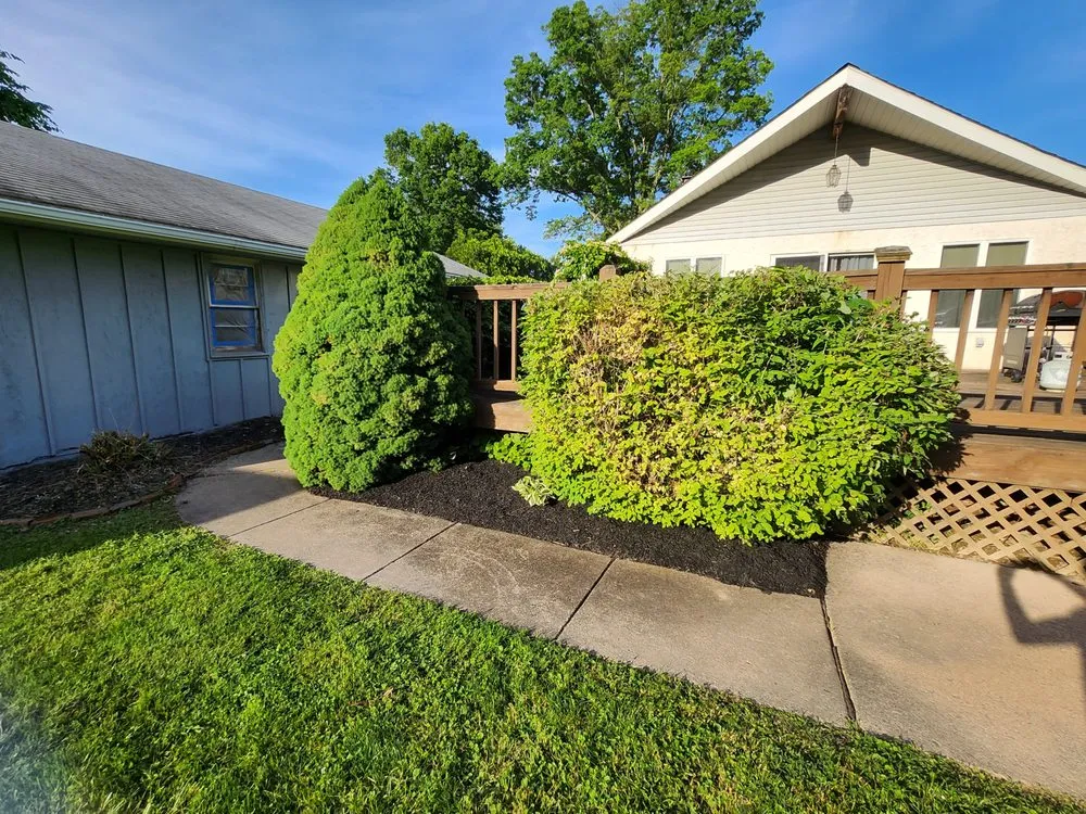 Custom outdoor landscaping experts serving Red Hill, PA - DNA Landscaping