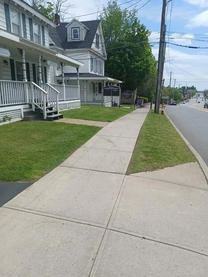 Custom residential landscaping in Spring Glen, NY by Dna Landscaping