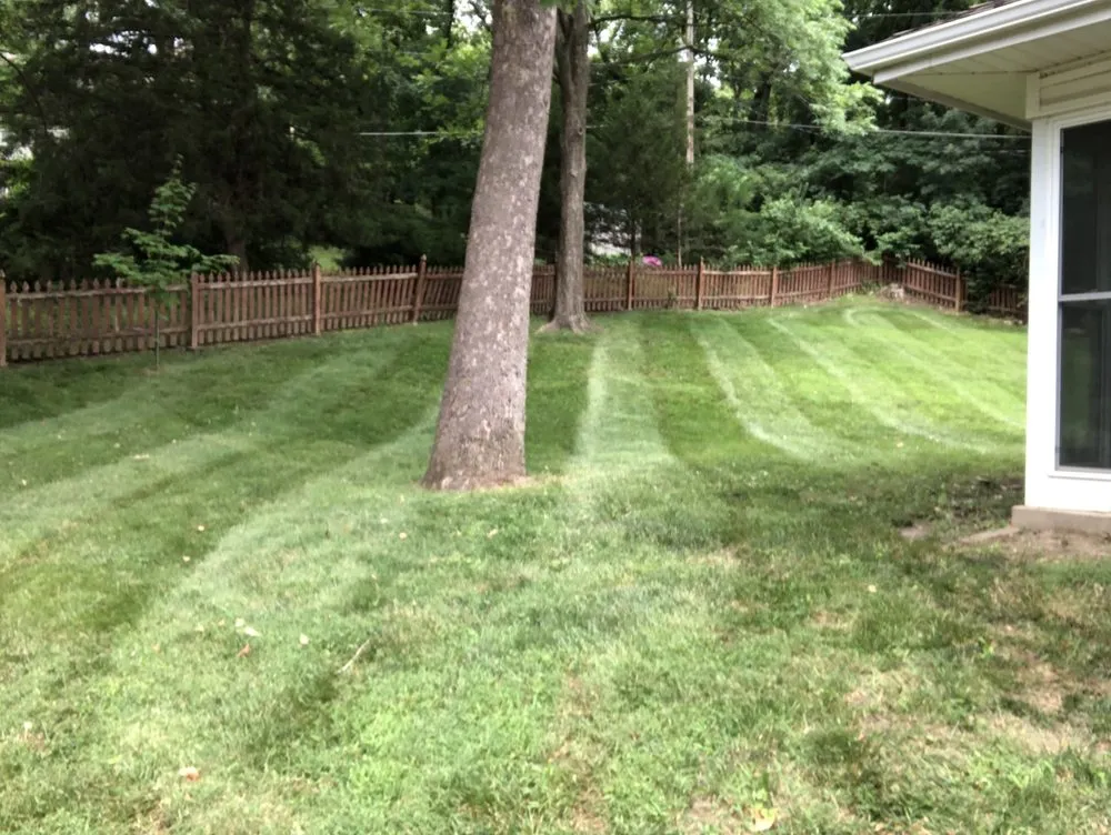 Top-rated outdoor landscaping in Leavenworth, KS by DNA lawn care