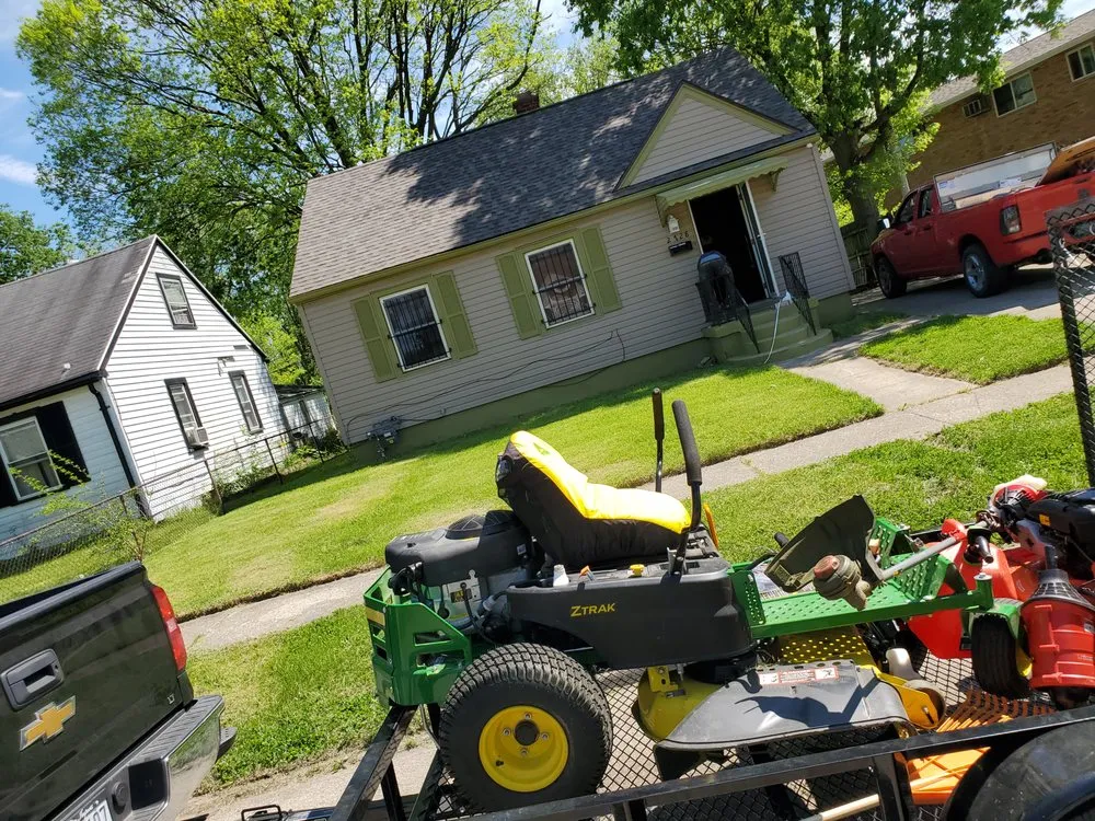 Professional yard cleanup service in Trotwood, OH - D'nique Services