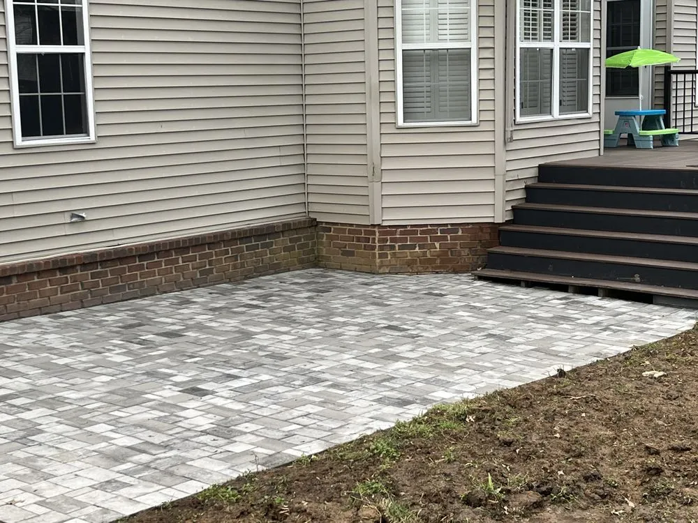 Professional yard cleanup service for beautiful yards across La Vergne, TN - DNT Landscaping & Services