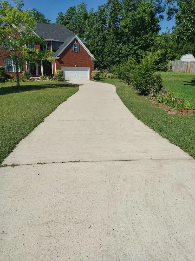 Local garden landscaping for year-round maintenance in Madison, MS by Do It All Construction and Landscaping