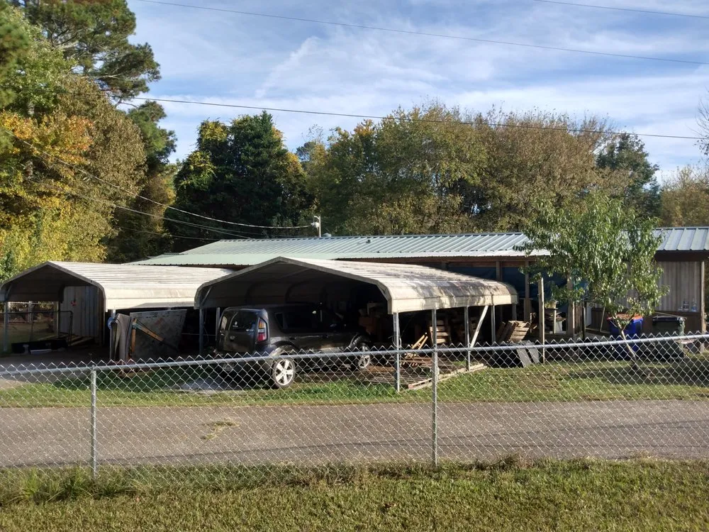 Professional lawn mowing service experts serving Toccoa, GA - Do it all construction.