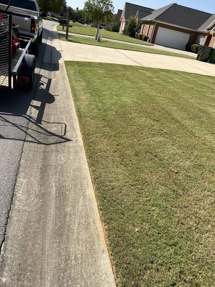 Expert lawn care service experts serving Montevallo, AL - Do It All Lawn Care
