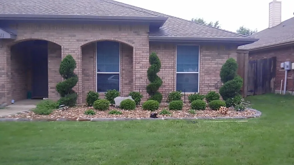 Trusted garden landscaping for year-round maintenance across Denton, TX - Do It Right Lawncare