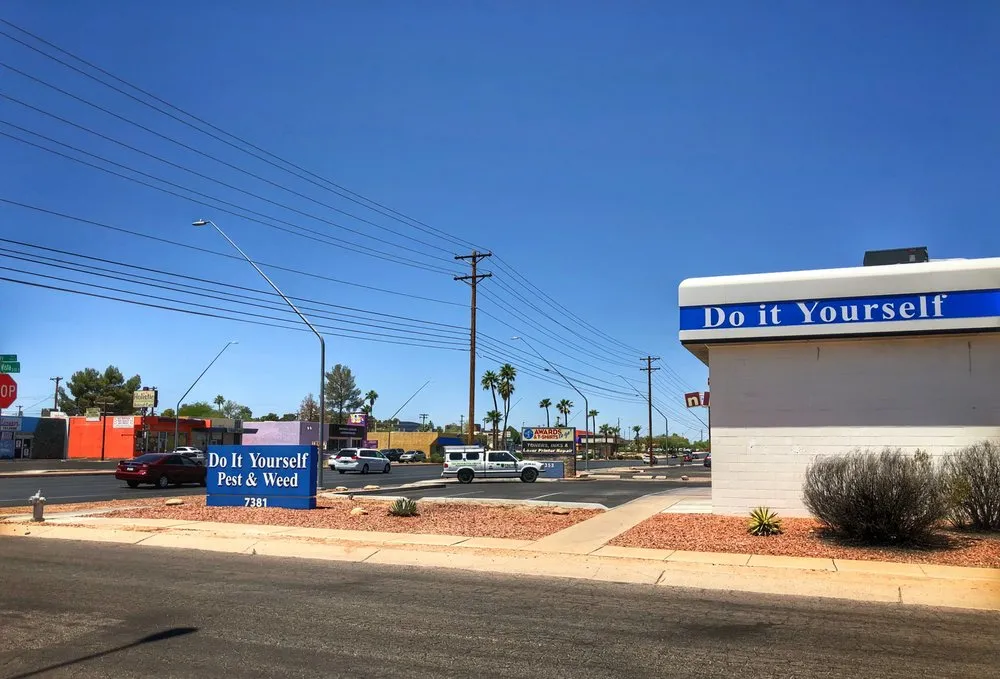 Affordable yard cleanup service for residential properties across Tucson, AZ - Do It Yourself Pest and Weed Control