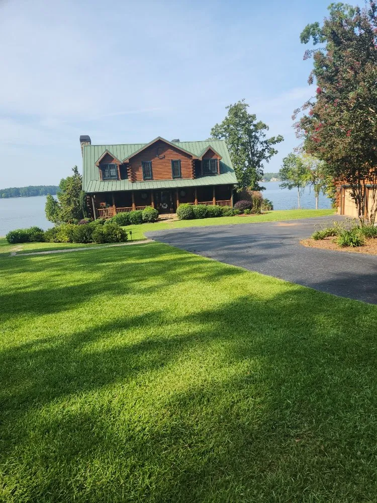 Affordable lawn mowing service in Greenwood, SC - Do Wright Lawn Care