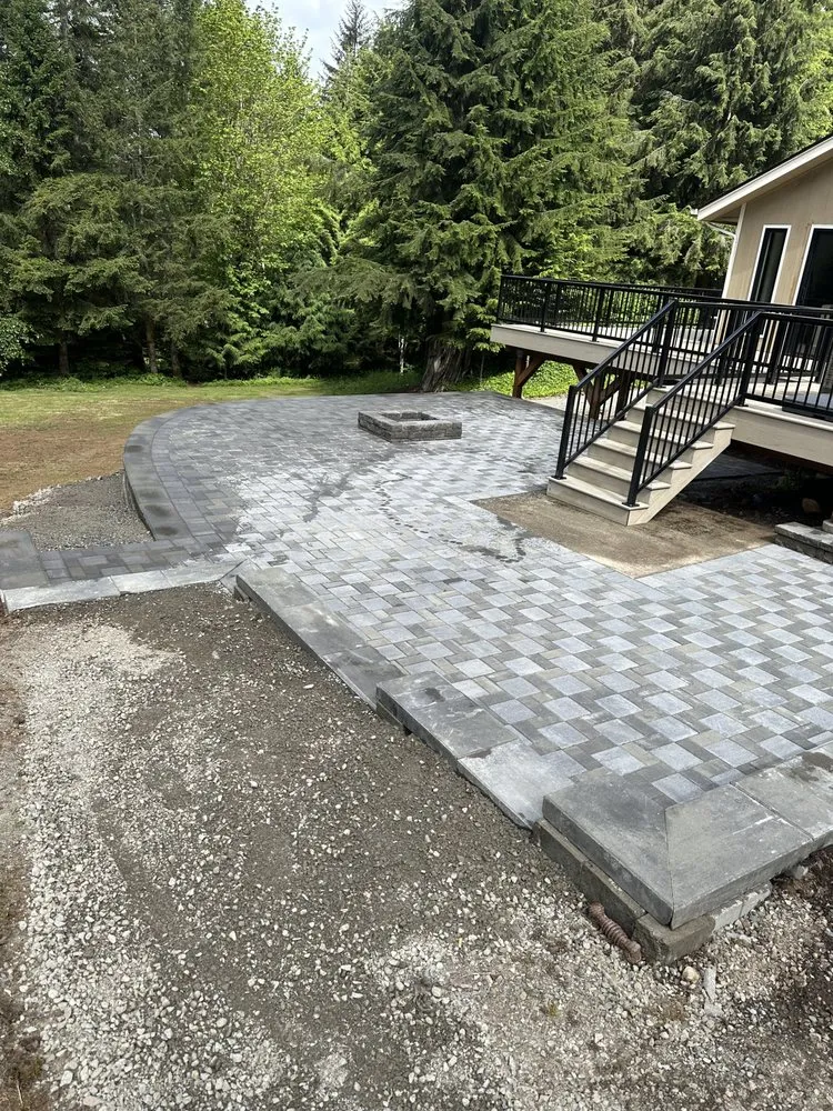 Top-rated yard cleanup service for homes across Kirkland, WA - Doan's Gardener And Landscape