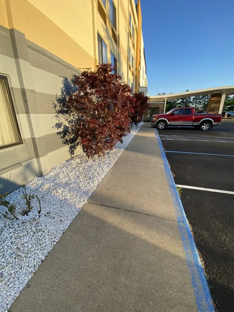 Affordable yard maintenance experts serving Troy, NY - Dobert’s landscaping