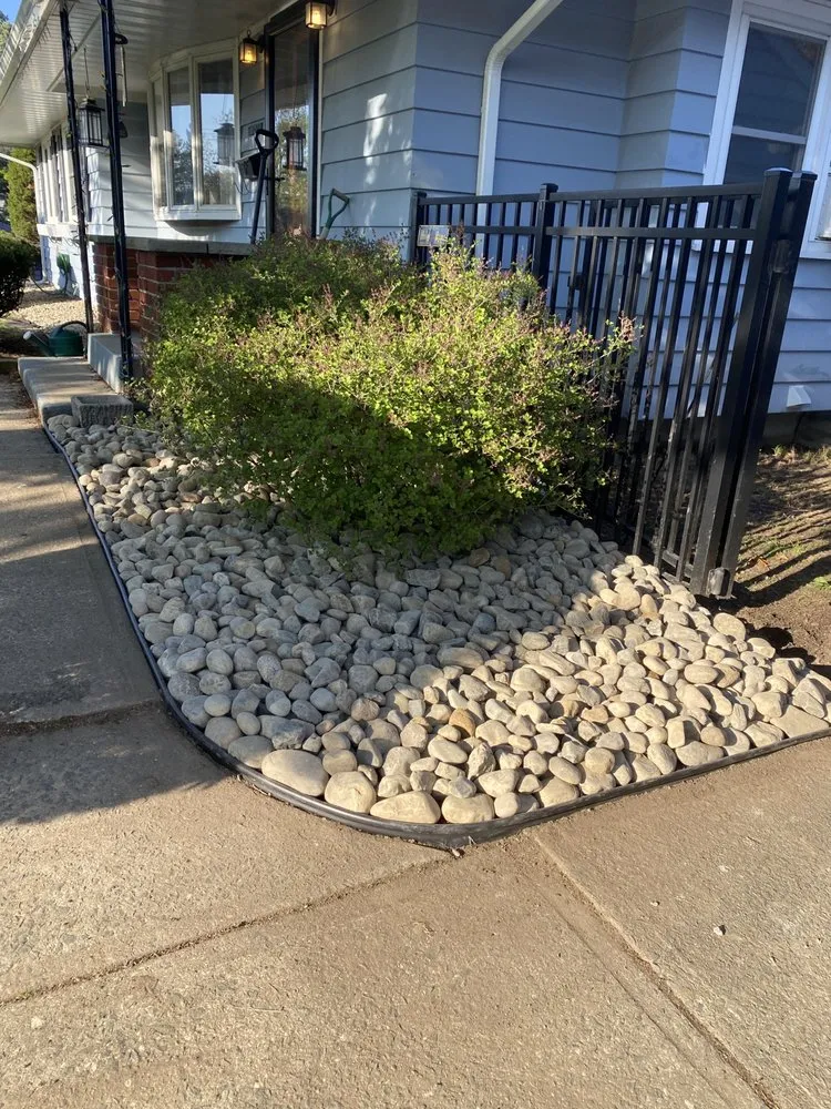 Expert garden landscaping experts serving Troy, NY - Dobert’s landscaping