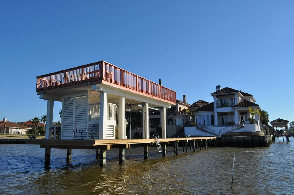 Affordable garden landscaping in League City, TX by Dockside Development And Construction