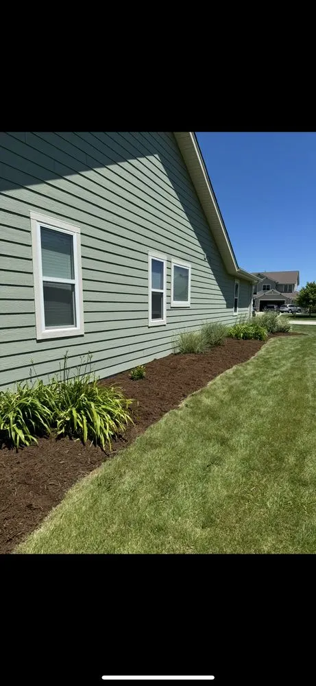Local yard cleanup service in Kenosha, WI by Doctors of Landscaping