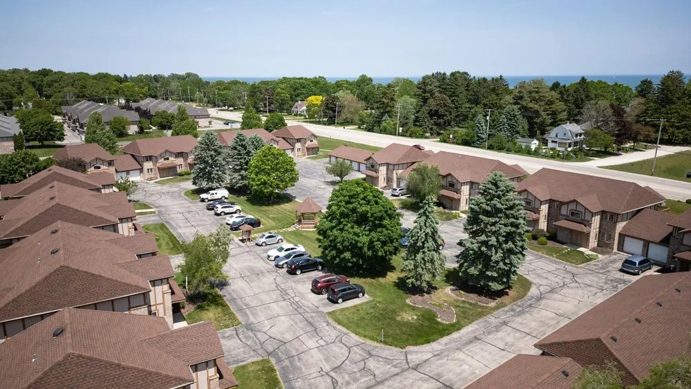 Affordable yard maintenance experts serving Kenosha, WI - Doctors of Landscaping