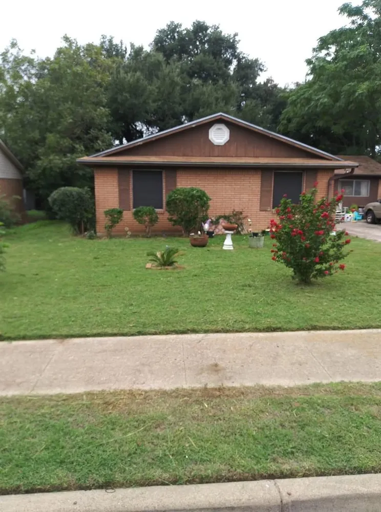 Top-rated landscape design in Waco, TX by Dodd's Lawn Care Service