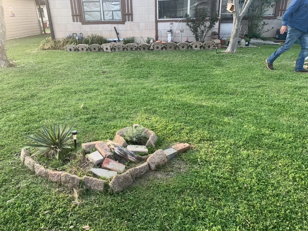 Affordable garden landscaping for homes in Waco, TX by Dodd's Lawn Care Service