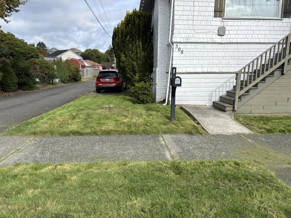 Affordable lawn care service in Hoquiam, WA - Doe Services