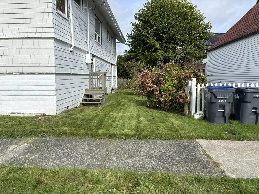Top-rated residential landscaping in Hoquiam, WA by Doe Services