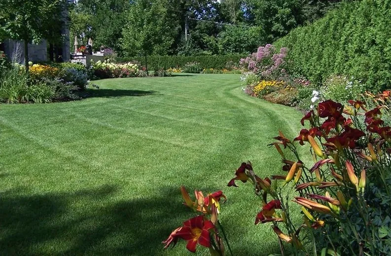 Custom landscape installation in Barrington, IL by Doering Landscape Company