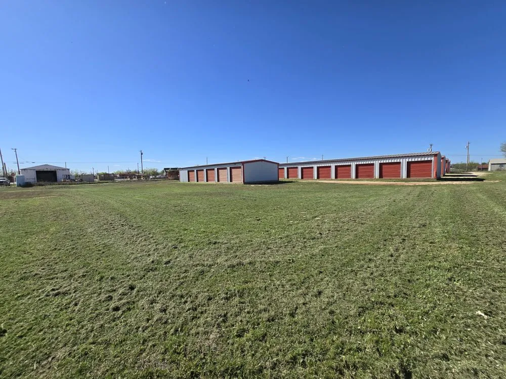 Reliable garden landscaping for year-round maintenance in Abilene, TX by Does It All Landscapes