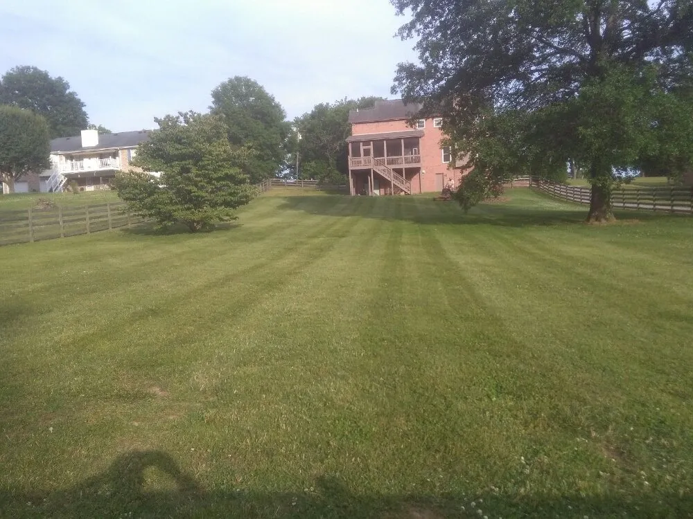 Top-rated lawn mowing service for year-round maintenance across Lebanon, TN - Dogwood Landscape Maintenance Service