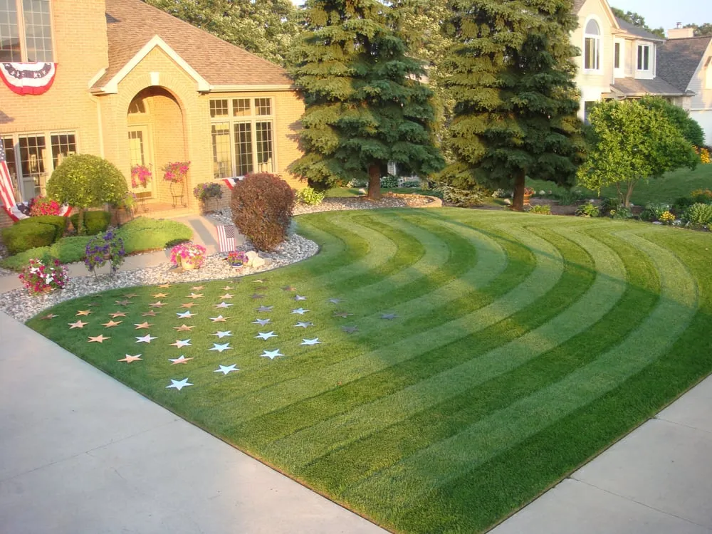 Local lawn care service for year-round maintenance across Fredericksburg, VA - Dogwood Lawns