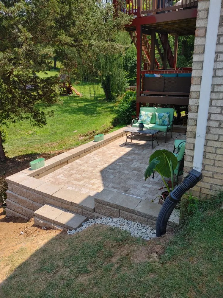 Local landscaping services experts serving Louisville, KY - Doleman Services