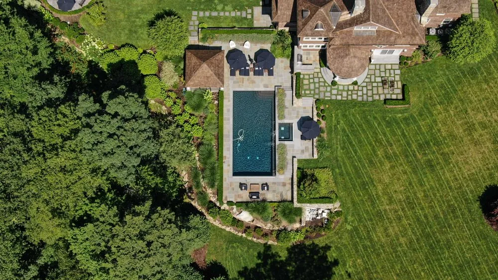 Reliable lawn care service for homes across New Rochelle, NY - Domenick Bulfamante and Sons