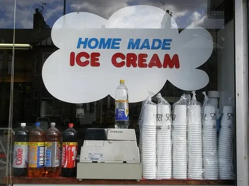 Top-rated lawn mowing service for year-round maintenance across Chattanooga, TN - Domingo Lawn care