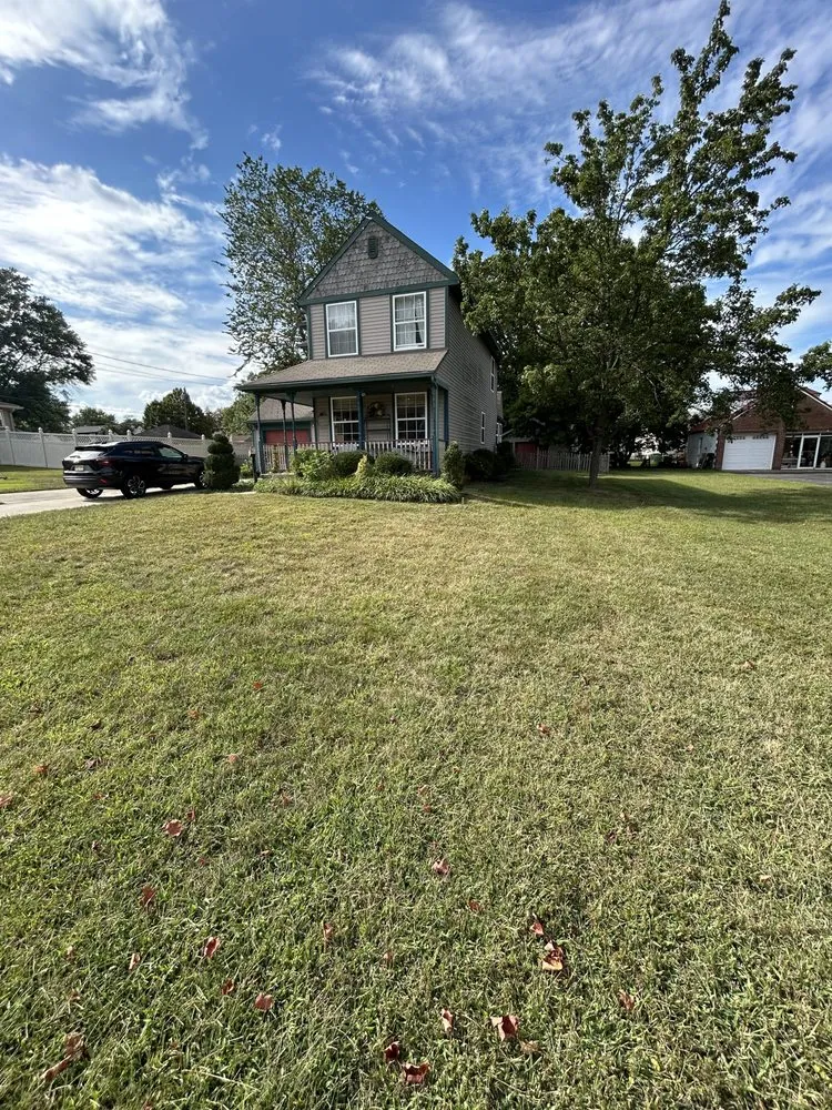 Custom yard cleanup service for beautiful yards in Camden, NJ by Dominguez 4 Landscaping