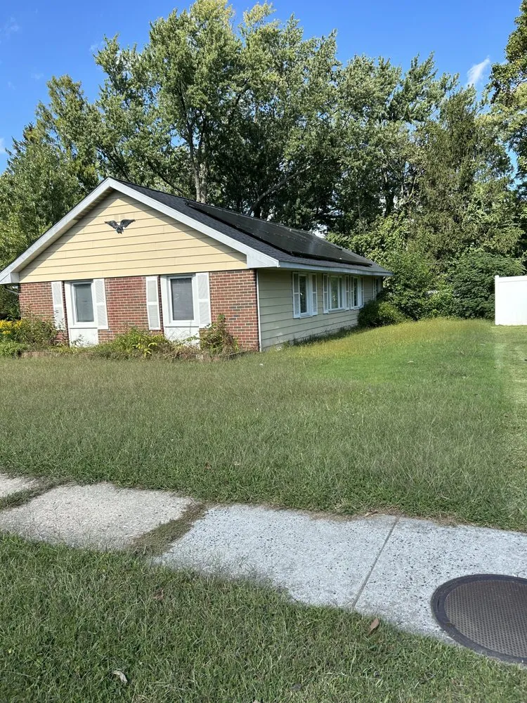 Expert yard cleanup service in Camden, NJ - Dominguez 4 Landscaping