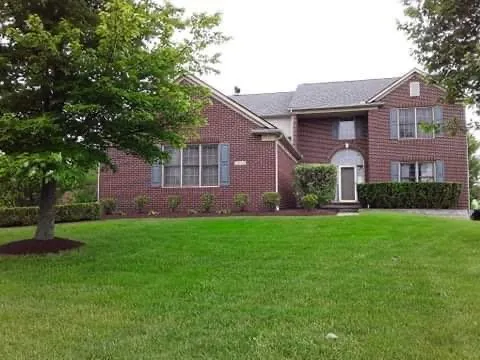 Professional lawn mowing service in Woodburn, OR - Dominic’s Lawn Care & Maintenance