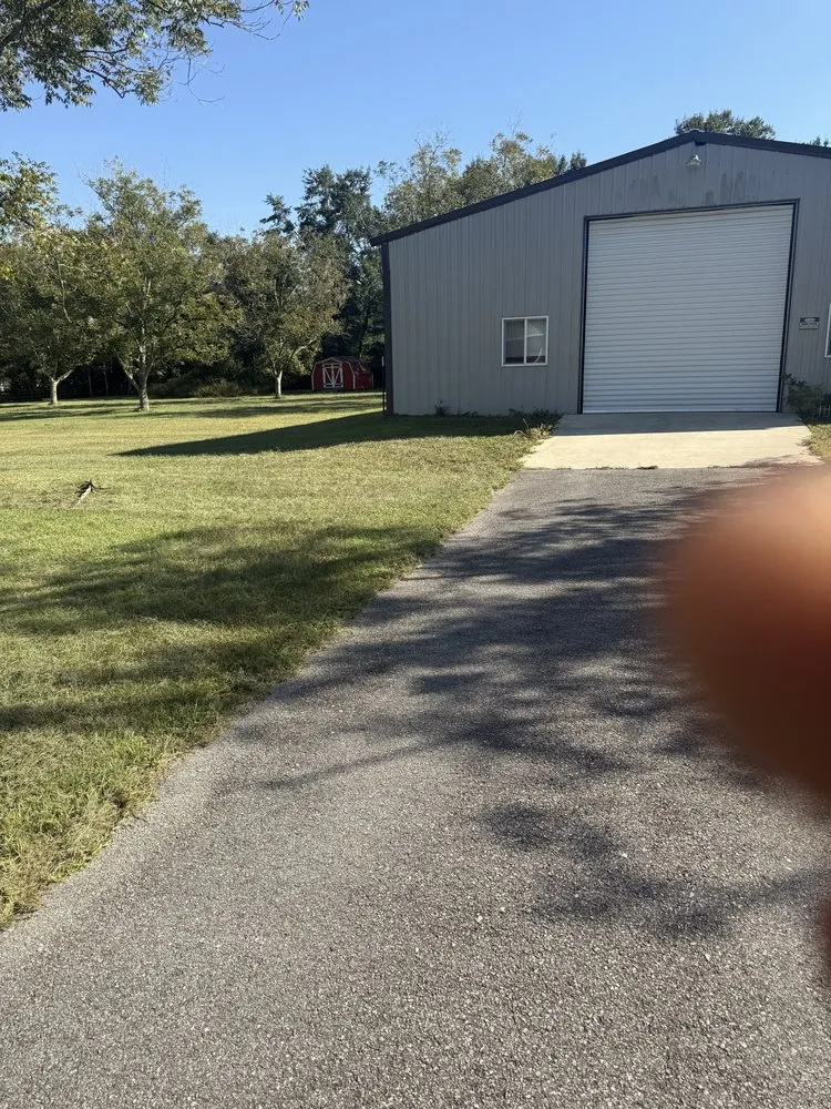 Professional landscaping services experts serving Daphne, AL - Dominos Lawn & Landscape