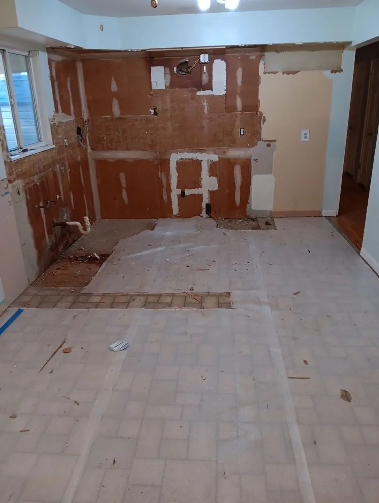 Expert landscaping services for year-round maintenance across St. Louis, MO - Domo & CR Contracting