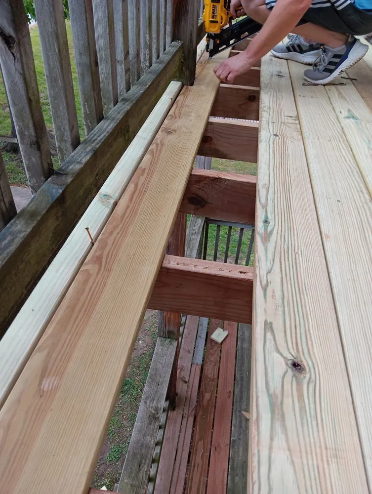 Reliable yard cleanup service in St. Louis, MO by Domo & CR Contracting