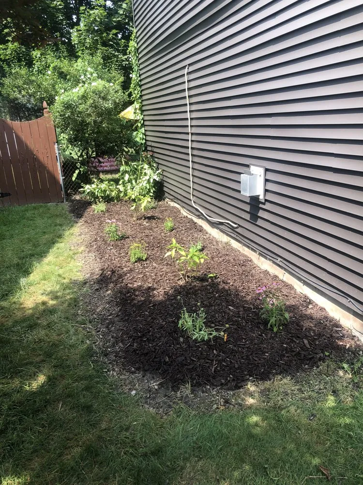 Trusted landscaping services experts serving Syracuse, NY - Doms Lawncare