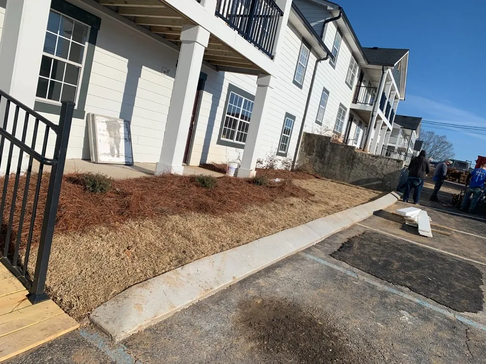 Affordable landscape design experts serving Chattanooga, TN - Don Cele Landscaping