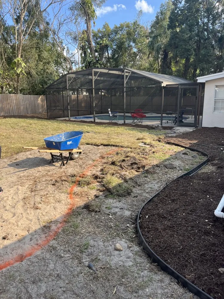 Local yard cleanup service for beautiful yards in Tampa, FL by Don Chulos Landscaping
