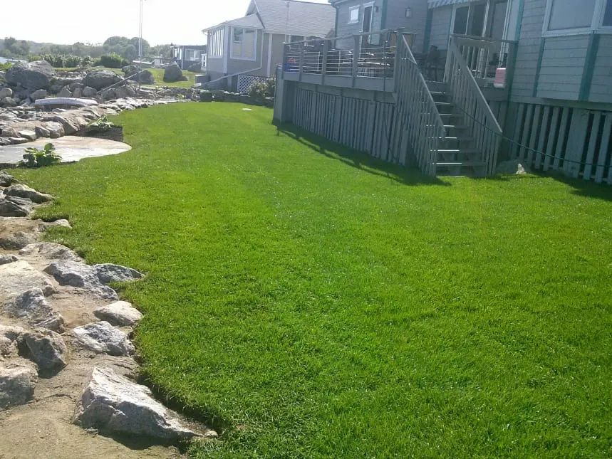 Reliable lawn mowing service in Stonington, CT - Don Crawford Landscaping