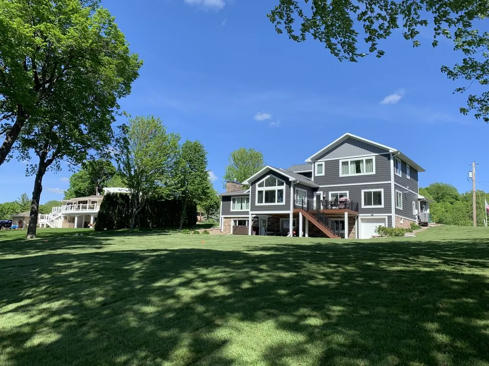 Custom lawn care service for homes in Saint Cloud, MN by Don Green's Dirt Service