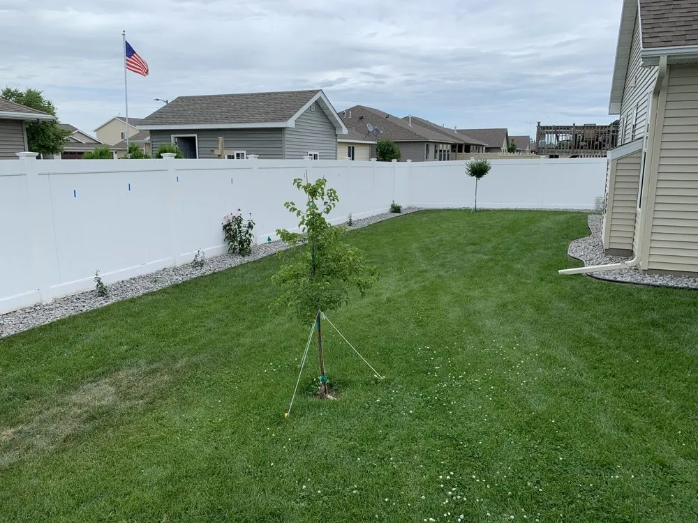 Professional yard cleanup service for beautiful yards across Saint Cloud, MN - Don Green's Dirt Service